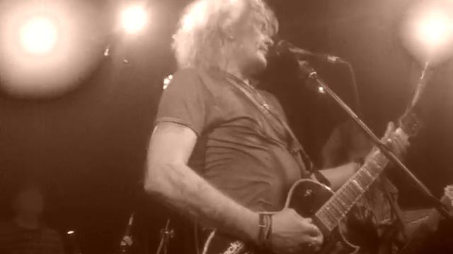 Год Змеи - 2000$ За Сигарету (Live at "Bochka" pub, Kiev, 27.10.2013) смотреть онлайн