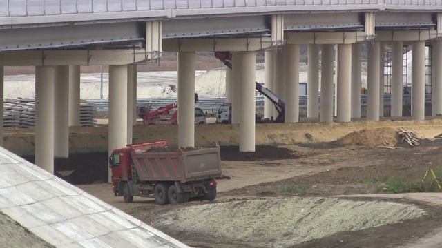 Что там под эстакадой ВС ? Декорации "мосфильма" ! Крашеные откосики-радуют глаз. смотреть онлайн