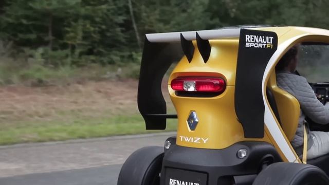 Renault Twizy RS F1 vs. Megane RS - by Autovisie TV смотреть онлайн