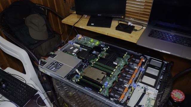 Серверные движения / dell poweredge r630 / Небольшой апгрейд (часть3) смотреть онлайн