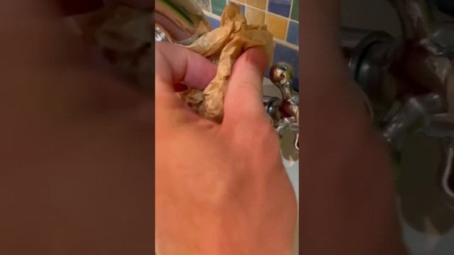 Как убрать налет с крана | Лайфхаки от Нечетова | nechetoff | ПОДПИШИСЬ ⬇️? #shorts смотреть онлайн