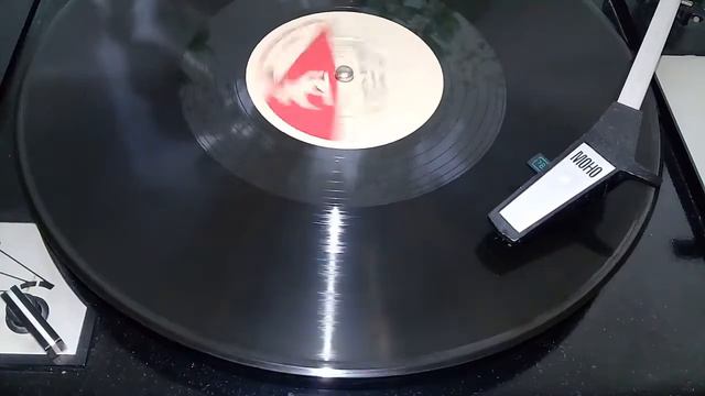 И ОПЯТЬ ВО ДВОРЕ - Иосиф Кобзон и инстр. ансамбль 1963 г 78 об/мин смотреть онлайн