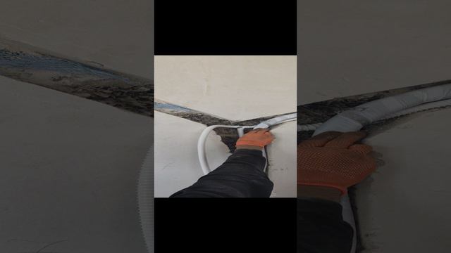 Прокладка трассы для кондиционера в стене