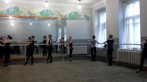 Гранд батман 3 курс народный танец