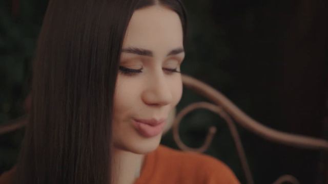 Irina Kovalsky - Galbena Gutuie (cover de Nica Zaharia, text de Adrian Paunescu ) смотреть онлайн