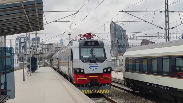 ВЛ11М6 буксирует 2 электровоза AZ8A , AZ8A-0024 , станция Баку-пассажирская