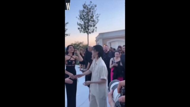 — Hyunjin X Versace Fashion Show Twixtor Scenepack !!