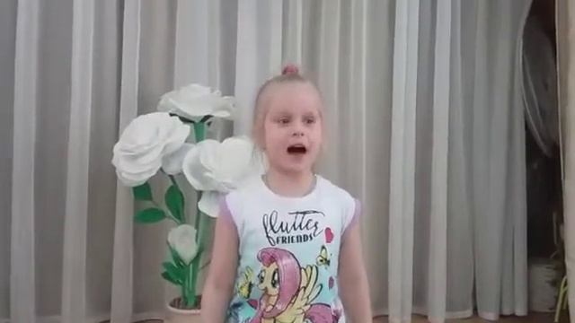 Страна читающая — Анастасия Мельникова читает произведение «Мышка сушек насушила» (Русский фольклор