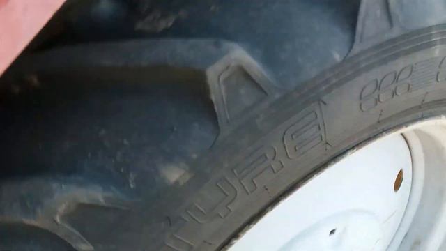 Продолжаю бороновать, отцепилась сцепка на поле..... смотреть онлайн