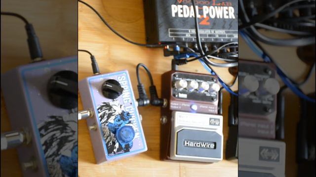 Best Spring Reverb Pedal : Malekko Spring Chicken VS Digitech RV-7 (Part 1 - Clean Tone) смотреть онлайн