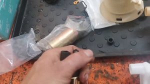 Mazda 323 меняем бензонасос и фильтра