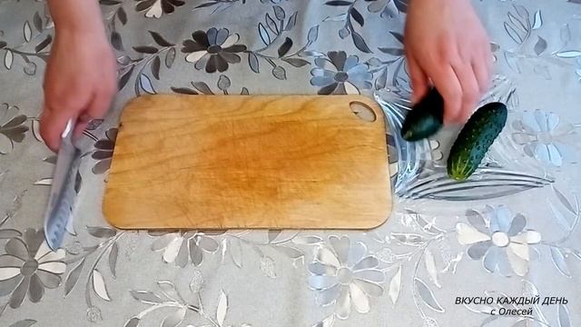 Салат с курицей, корейской морковью и сухариками! Смешал все ингредиенты, и готово!/Chicken salad! смотреть онлайн