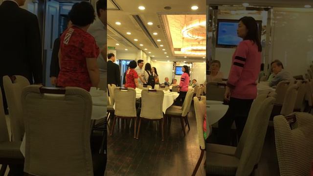 Argument in a Hong Kong restaurant смотреть онлайн