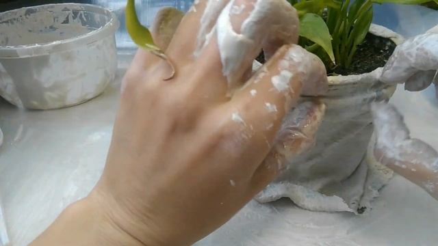 ★ Как украсить горшок для растений тканью со шпаклевкой. Декорирование комнаты смотреть онлайн