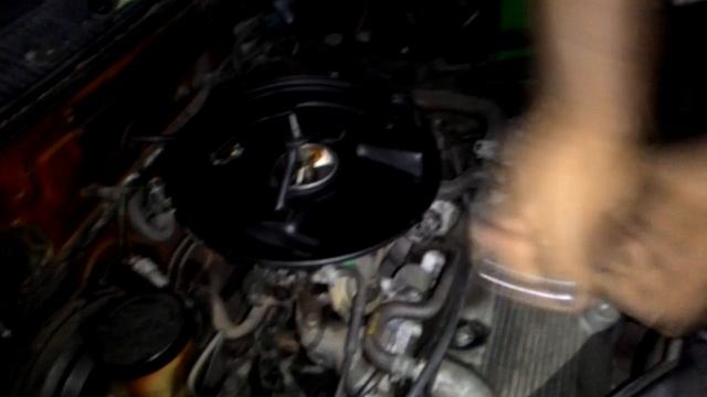 Carburetor and air filter cleaning on Maruti Suzuki esteem 1998, part 1 смотреть онлайн