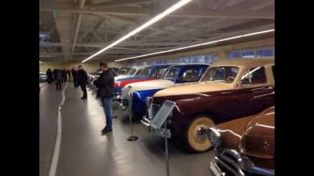 Viktor Janukovich dictator Ukraine car museum смотреть онлайн