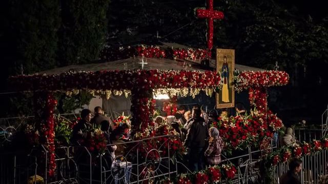 Paraclisul Sfintei Cuvioase Parascheva смотреть онлайн
