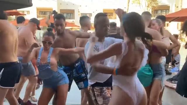 MK -17 BACHATA REMIX BY DJ SOLTRIX DANIEL & VICTORIA смотреть онлайн