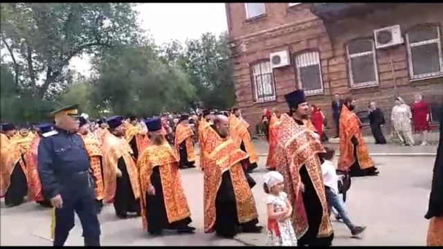 Крестный ход в Астрахани 24 мая 2022г..mp4 смотреть онлайн