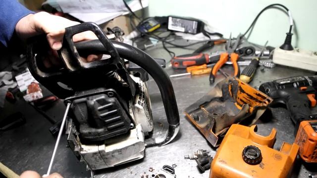 STIHL MS 440 , РЕМОНТ БЕНЗОПИЛЫ , ЗАКЛИНИЛ ,что же его там держит ? разборка Stihl ms 440 смотреть онлайн