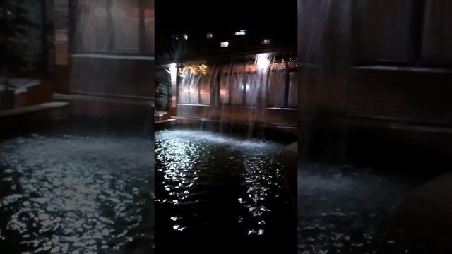 Фонтан около пиццерии Камин.