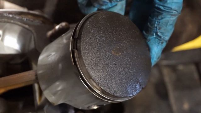 Rebuilding a Quad Using The CHEAPEST Top End Kit. How Long Will It Last? смотреть онлайн