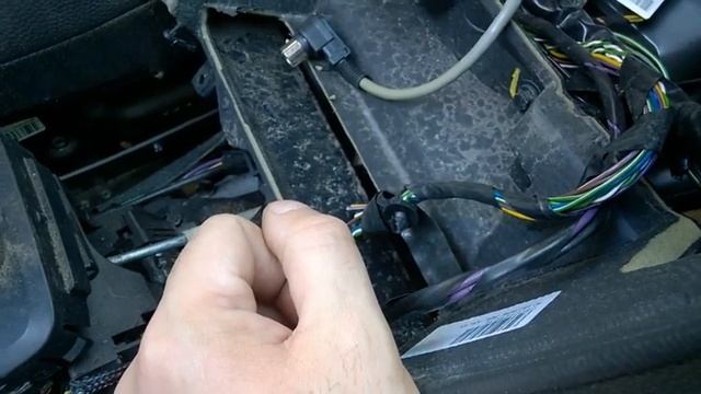 Volvo S60 V70 Factory amplifier removal/installation - 2001-2009 смотреть онлайн