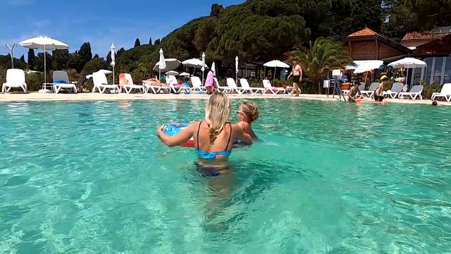 Сколько до Пляжа? Обзор Пляжей в Porec Хорватия 2021 смотреть онлайн