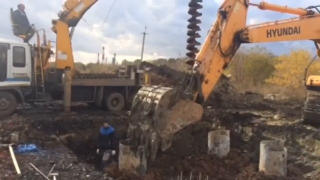 Бурение в обсадной трубе, монтаж каркаса буронабивных свай.ISUZU Forward смотреть онлайн