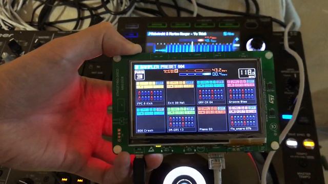 Sampler sequencer with Pioneer Pro Dj Link support смотреть онлайн
