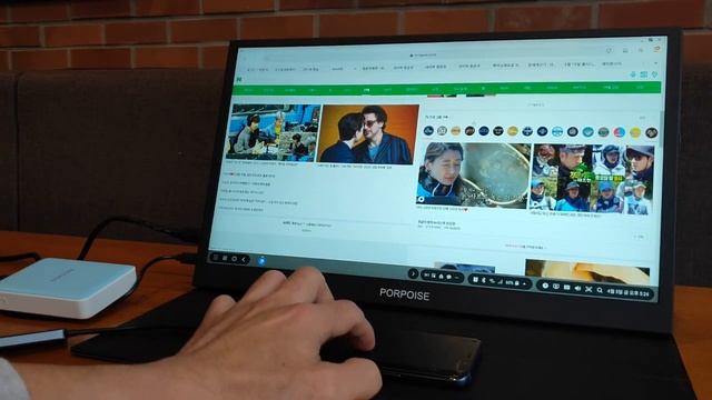 파인드웰 PORPOISE 17inch portable monitor & Galaxy S9+ Dex mode смотреть онлайн