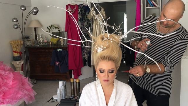 Лена Ленина на Каннском кинофестивале открыла секреты своей прически смотреть онлайн