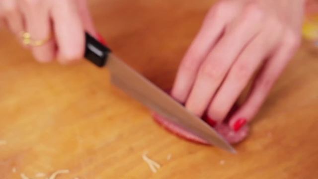 МАКАРОНЫ С СЫРОМ В КРУЖКЕ | РЕЦЕПТ ДЛЯ МИКРОВОЛНОВКИ смотреть онлайн