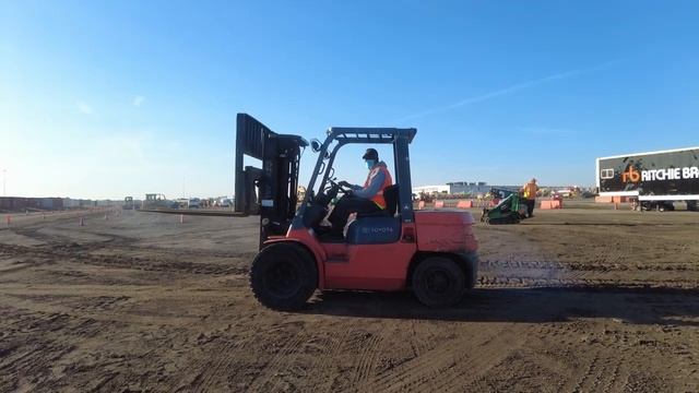 2002 TOYOTA 7FDU35 7000 LB FORKLIFT V10 11 0418 смотреть онлайн