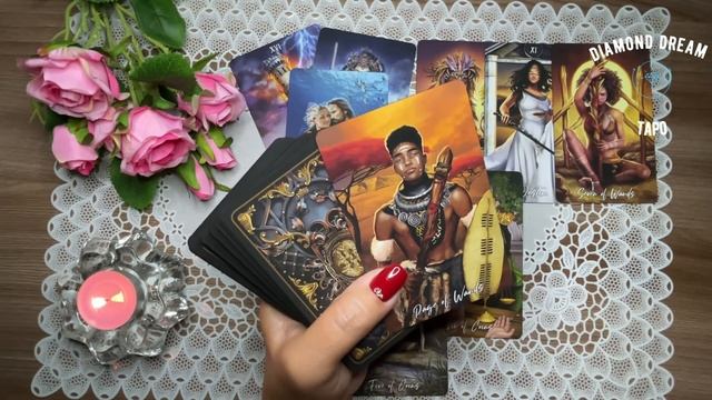 ЧТО ПРОИСХОДИТ В ЕГО ЖИЗНИ ПРЯМО СЕЙЧАС? Таро Онлайн Расклад Diamond Dream Tarot смотреть онлайн