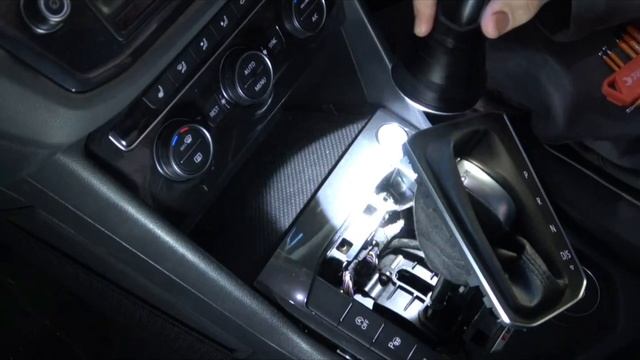 2018 VW Tiguan Engine Start Button Removal смотреть онлайн