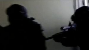 ФБР врывается в дом (FBI open up)
