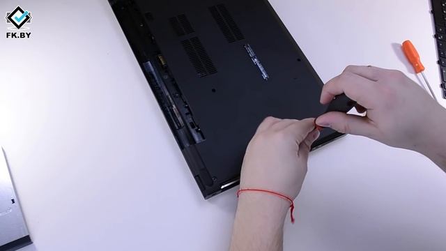 Разборка ноутбука Dell 3568 3552 3558 3559 3567 3565. Увеличение памяти RAM. Замена HDD смотреть онлайн