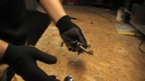 Должен ли шататься шатун на коленвале?