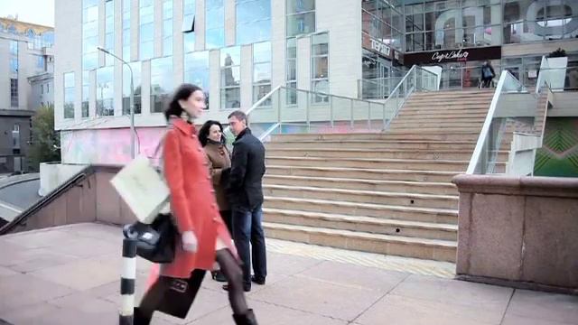 Получил по яйцам