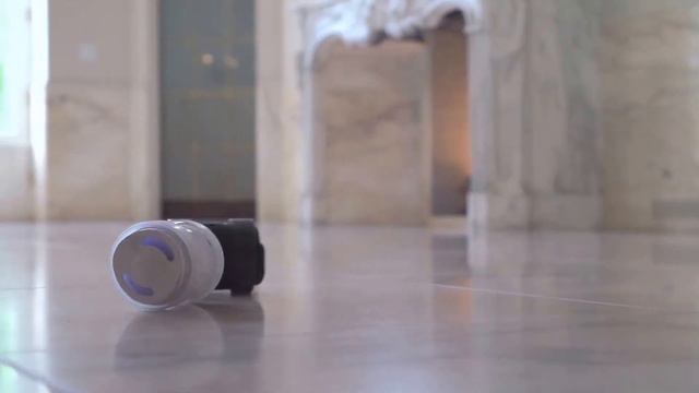 Робот Ollie на радиоуправлении