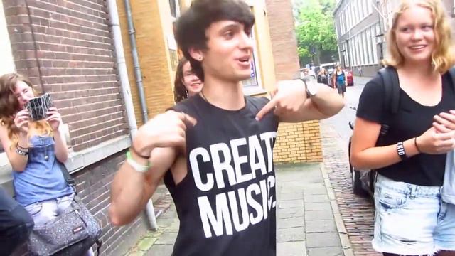 Future Sunsets - DMF dancing with the drunk man (Utrecht, NL, 08/08/14) смотреть онлайн