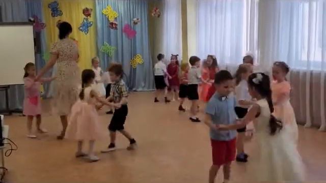 Сюсик и гр. Медвежонок, праздник к дню 8 марта смотреть онлайн