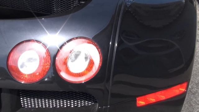 Обзор Bugatti Veyron на улице Тверской in HD смотреть онлайн