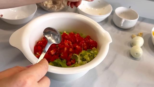 Кулинарный влог/ 4 салата из курицы/ Дегустация от мужа смотреть онлайн