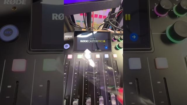 Rodecaster Pro II смотреть онлайн