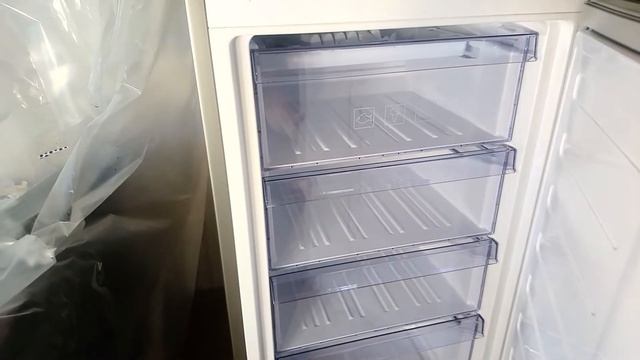 Распаковка — Холодильник с морозильником Beko CSMV5335MC0S смотреть онлайн