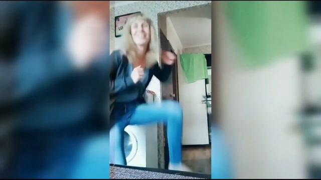 Смешные танцы и приколы из Тик ТокА под мою музыку/Funny dances from Tik Tok with my music #TIKTOK смотреть онлайн