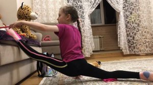 Домашние тренировки по растяжки от Принцессы Сафии Художественная гимнастика на дому