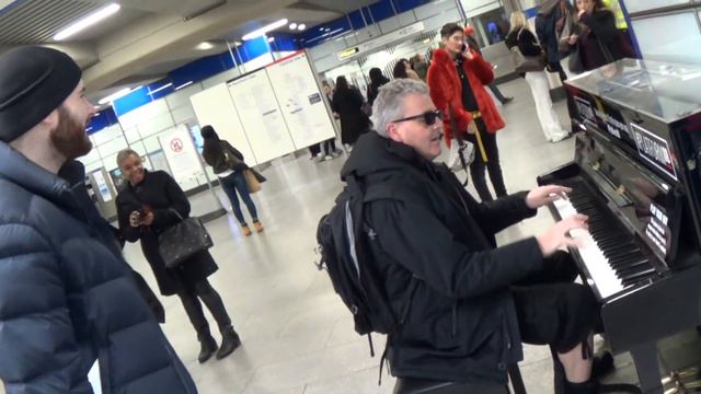 Jazz Musician Gets Exposed To Hardcore Piano Genres смотреть онлайн
